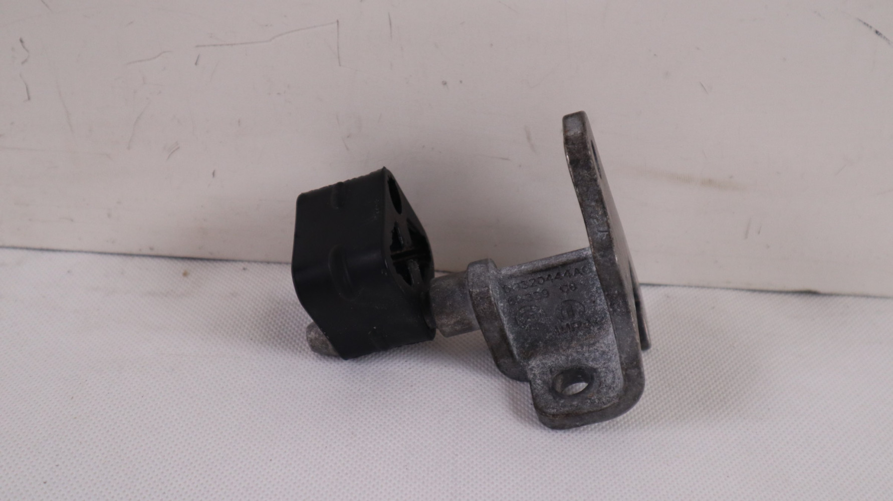JEEP WRANGLER JL 18- WIESZAK MOCOWANIE TŁUMIKA PRAWE 68320444AC