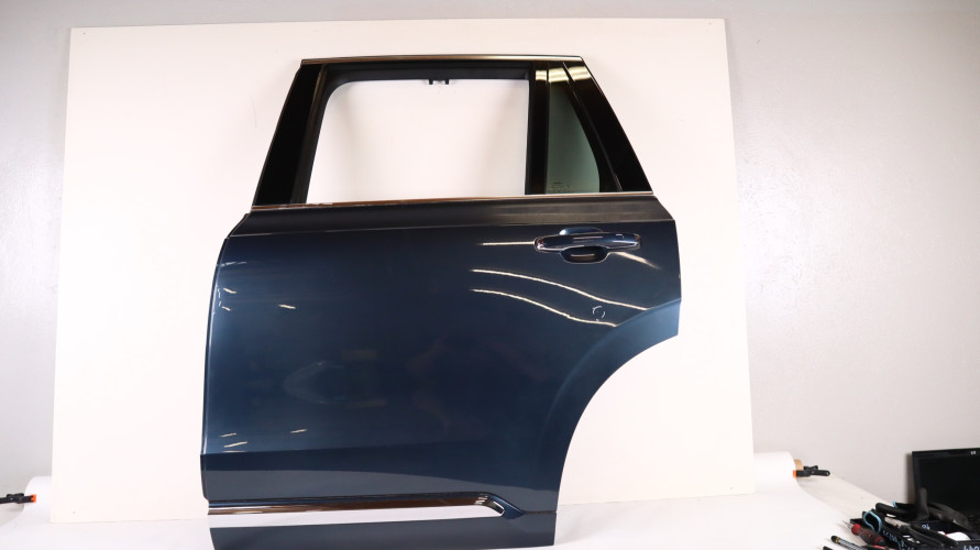 VOLVO XC90 II DRZWI LEWE TYŁ 723-16