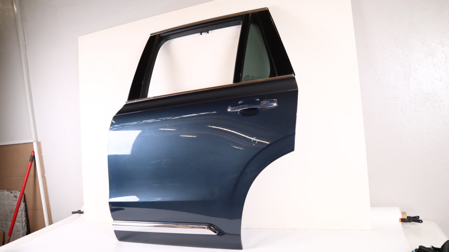 VOLVO XC90 II DRZWI LEWE TYŁ 723-16