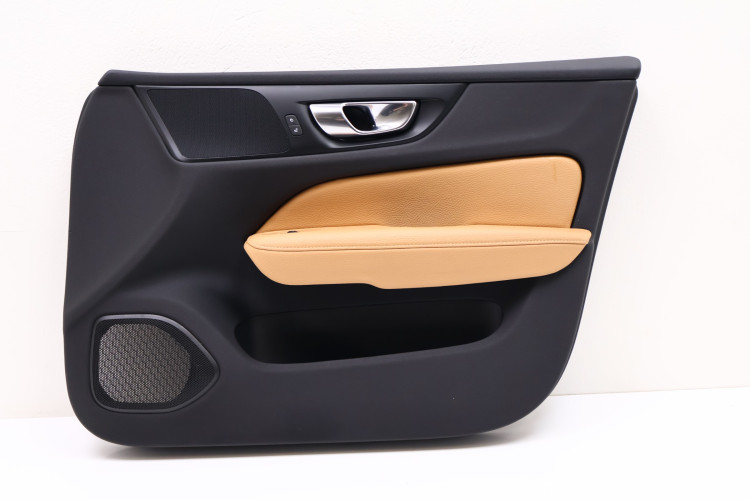 VOLVO V60 II BOCZEK DRZWI PRAWY PRZÓD 30747502, 31490902