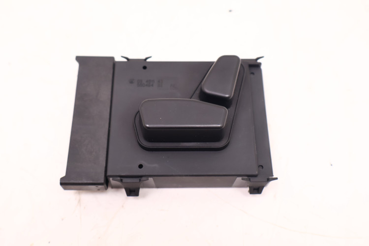 JEEP GRAND CHEROKEE WK2 PRZYCISK PANEL FOTELA LEWY PRZÓD 56049433