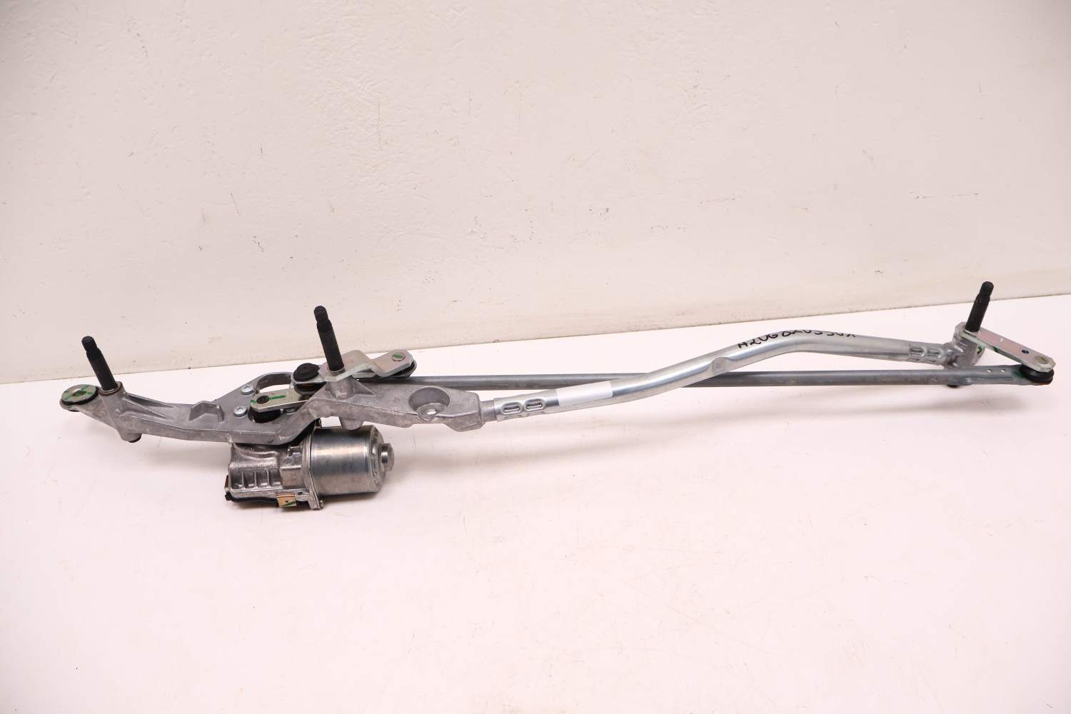 MERCEDES-BENZ CLE A236 SILNICZEK MECHANIZM WYCIERACZEK A2068205901