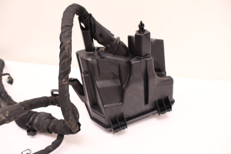 MERCEDES-BENZ CLE A236 300 4MATIC INSTALACJA KOMORY SILNIKA A2065409801