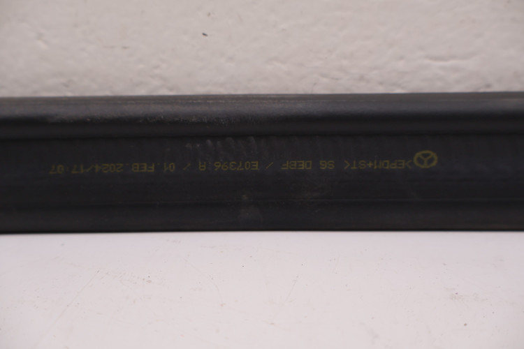 MERCEDES-BENZ CLE A236 USZCZELKA KLAPY BAGAŻNIKA A2367505300
