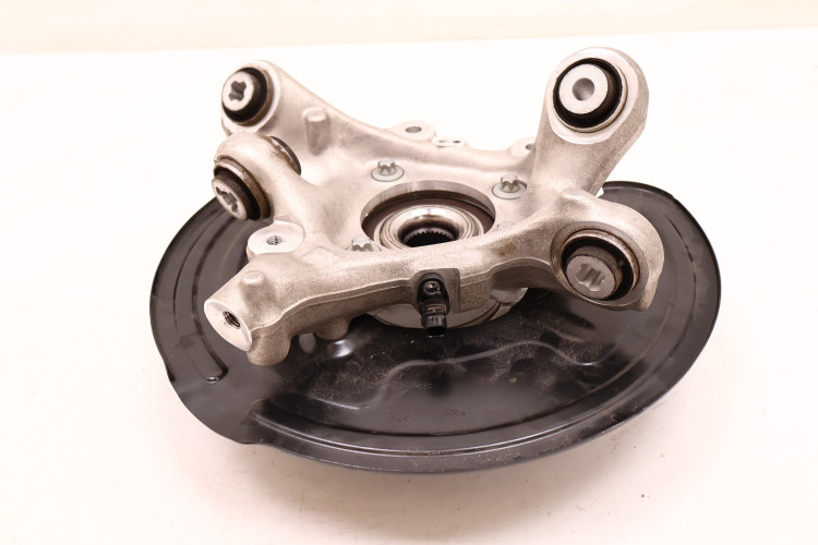 MERCEDES-BENZ CLE A236 300 4MATIC PIASTA ZWROTNICA PRAWA TYŁ 2360200