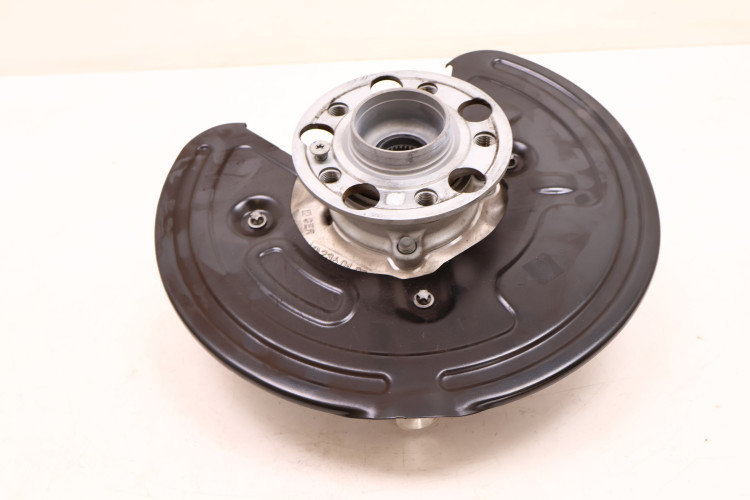 MERCEDES-BENZ CLE A236 300 4MATIC PIASTA ZWROTNICA LEWA TYŁ 2360100