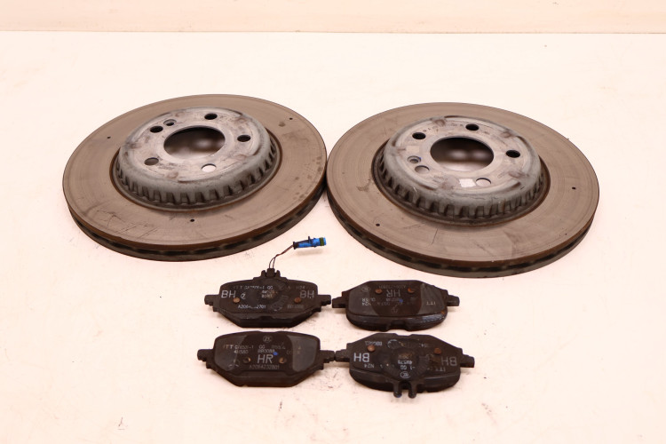 MERCEDES-BENZ CLE A236 300 4MATIC KLOCKI TARCZE HAMULCOWE TYŁ A2064230900