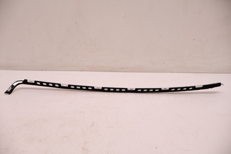 MERCEDES-BENZ CLE A236 LISTWA SZYBY CZOŁOWEJ PRAWA CHROM A2366902000