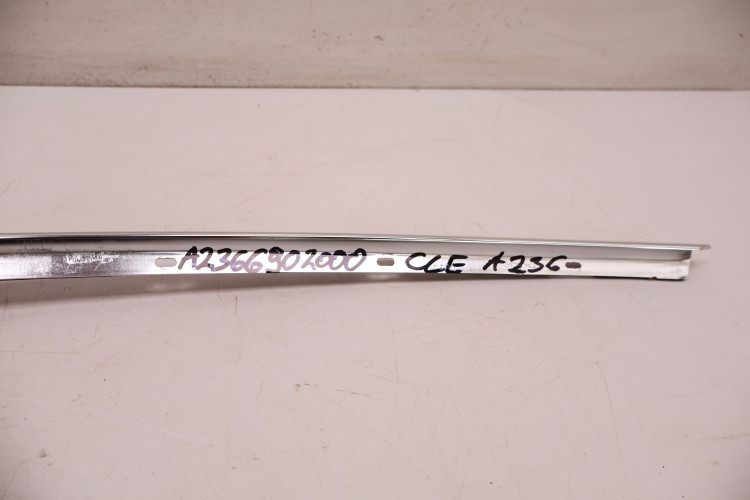 MERCEDES-BENZ CLE A236 LISTWA SZYBY CZOŁOWEJ PRAWA CHROM A2366902000
