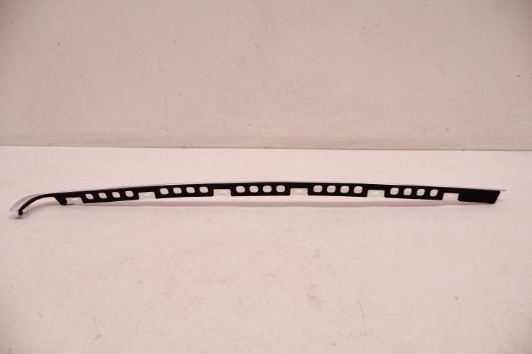 MERCEDES-BENZ CLE A236 LISTWA SZYBY CZOŁOWEJ LEWA CHROM A2366901900