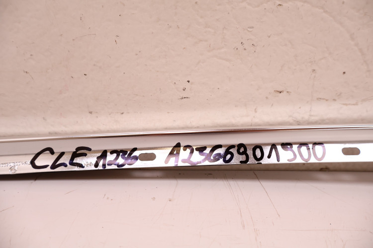 MERCEDES-BENZ CLE A236 LISTWA SZYBY CZOŁOWEJ LEWA CHROM A2366901900