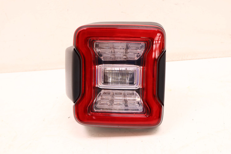 JEEP WRANGLER JL 18- LAMPA LEWA TYŁ 68376497AA
