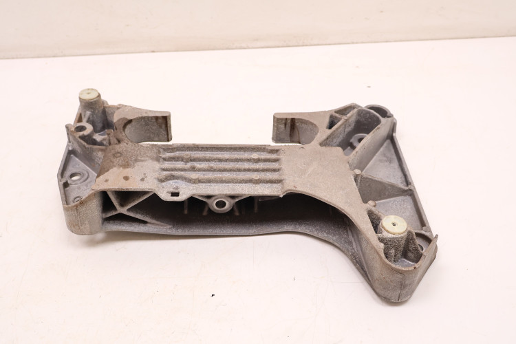 BMW 3 G20/21 330E ŁAPA PODUSZKA SKRZYNI BIEGÓW 9485333, 22329485334