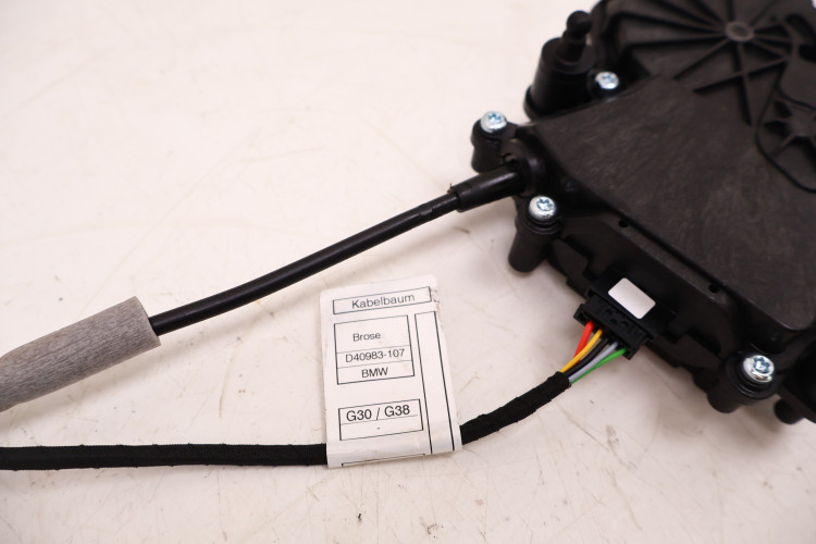 BMW 3 G21 DOCIĄG KLAPY BAGAŻNIKA 743062608