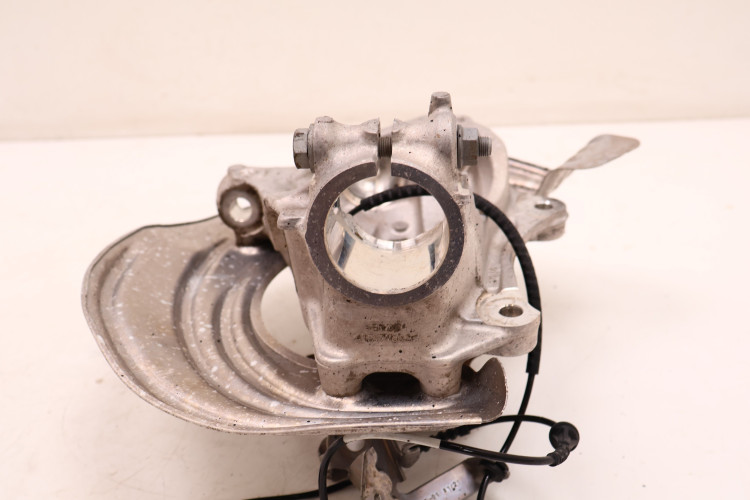 BMW 3 G20/21 330E PIASTA ZWROTNICA LEWA PRZÓD 62165415