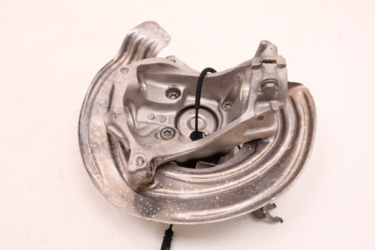 BMW 3 G20/21 330E PIASTA ZWROTNICA LEWA PRZÓD 62165415
