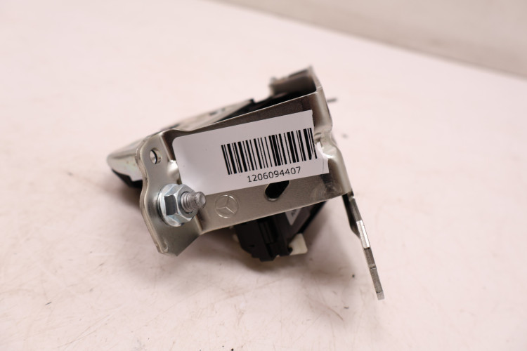 MERCEDES-BENZ CLE A236 ZAMEK KANAPY TYLNEJ PRAWY A2369209900