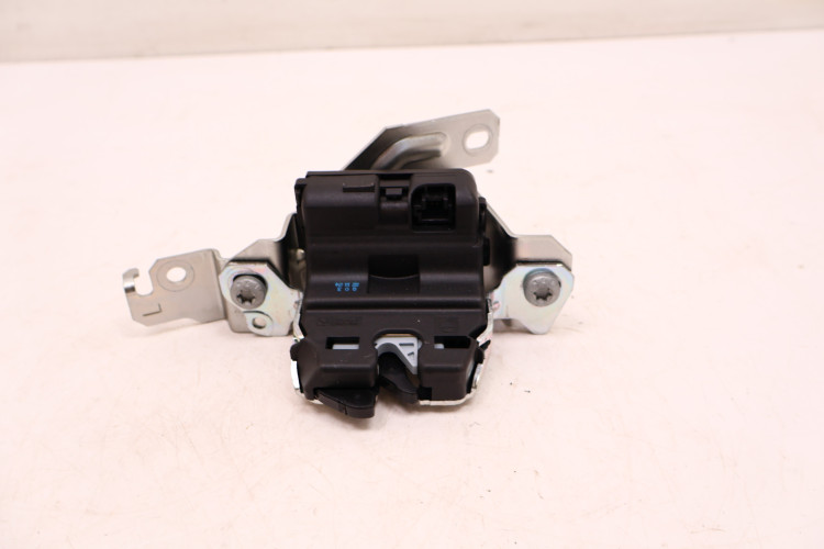 MERCEDES-BENZ CLE A236 ZAMEK KANAPY TYLNEJ LEWY A2369200001