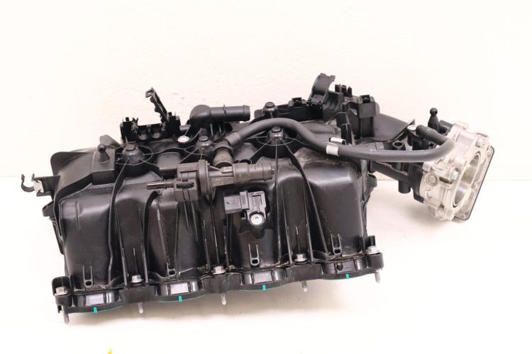 BMW 3 G20/21 330E KOLEKTOR SSĄCY PRZEPUSTNICA 8647975, 10543512