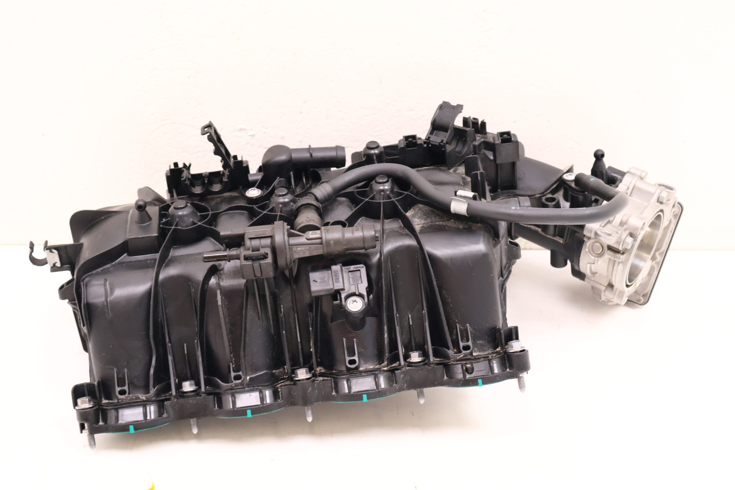 BMW 3 G20/21 330E KOLEKTOR SSĄCY PRZEPUSTNICA 8647975, 10543512