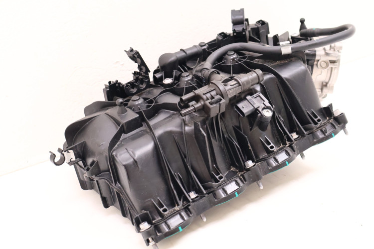 BMW 3 G20/21 330E KOLEKTOR SSĄCY PRZEPUSTNICA 8647975, 10543512