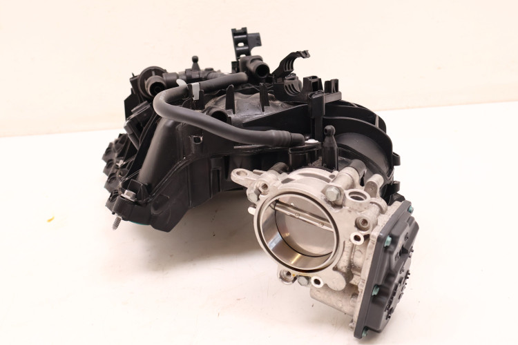 BMW 3 G20/21 330E KOLEKTOR SSĄCY PRZEPUSTNICA 8647975, 10543512