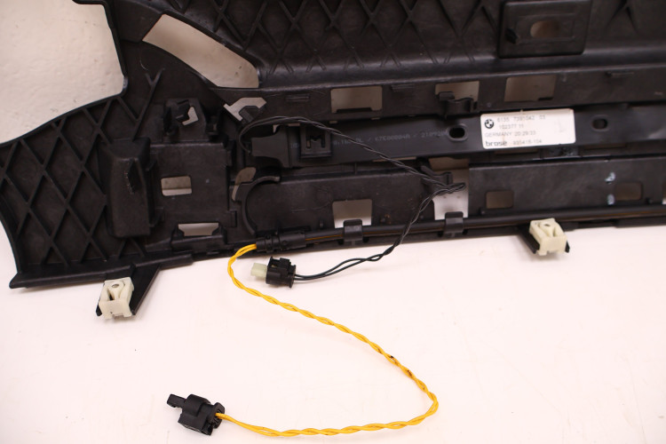 BMW 3 G20/21 ŚLIZG ZDERZAKA TYŁ SMART OPENER 51128069392