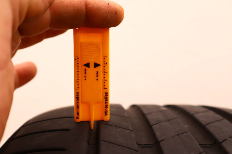 OPONY BRIDGESTONE TURANZA T005 225/40R19 93Y