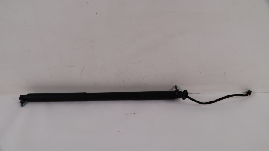 VOLVO V90 SIŁOWNIK KLAPY BAGAŻNIKA PRAWY 32227506
