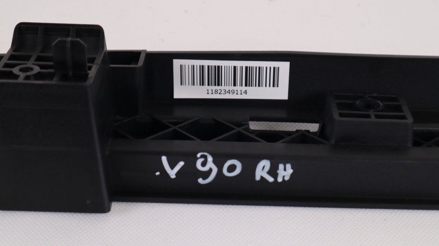 VOLVO V90 LISTWA BAGAŻNIKA PRAWA 32205827