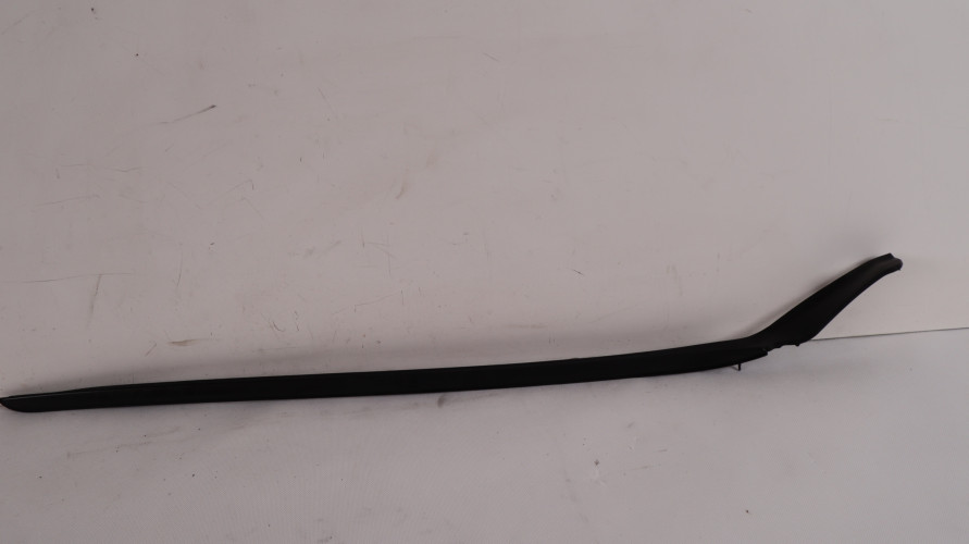 VOLVO V90 LISTWA SZYBY CZOŁOWEJ PRAWA 31386575