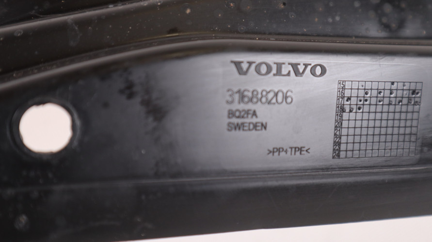 VOLVO V90 OSŁONA BŁOTNIKA LEWA PRZÓD 31688206