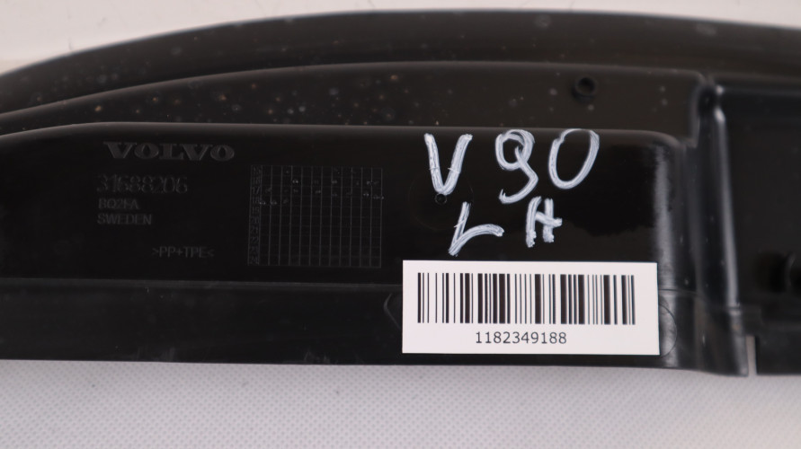 VOLVO V90 OSŁONA BŁOTNIKA LEWA PRZÓD 31688206