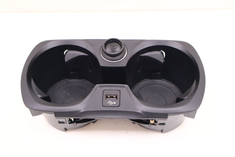 BMW 3 G20/21 UCHWYT NA KUBKI CUP HOLDER 1870135116, 6806803