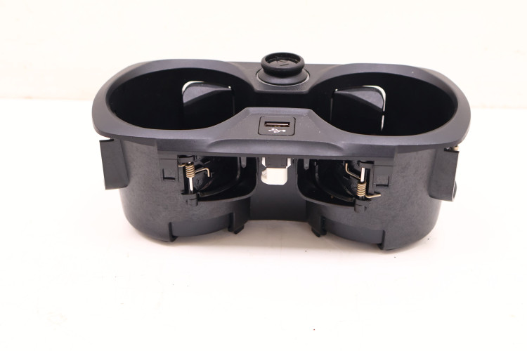 BMW 3 G20/21 UCHWYT NA KUBKI CUP HOLDER 1870135116, 6806803