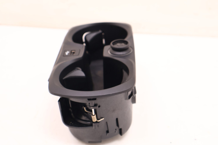 BMW 3 G20/21 UCHWYT NA KUBKI CUP HOLDER 1870135116, 6806803
