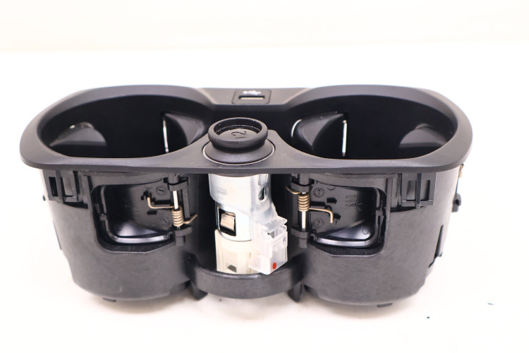 BMW 3 G20/21 UCHWYT NA KUBKI CUP HOLDER 1870135116, 6806803
