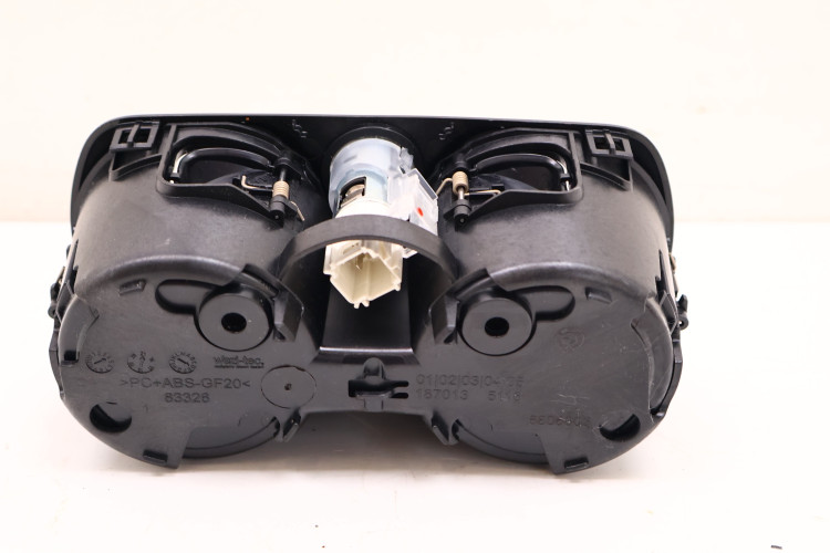 BMW 3 G20/21 UCHWYT NA KUBKI CUP HOLDER 1870135116, 6806803
