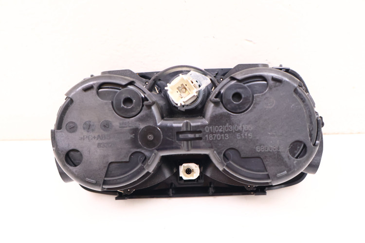 BMW 3 G20/21 UCHWYT NA KUBKI CUP HOLDER 1870135116, 6806803