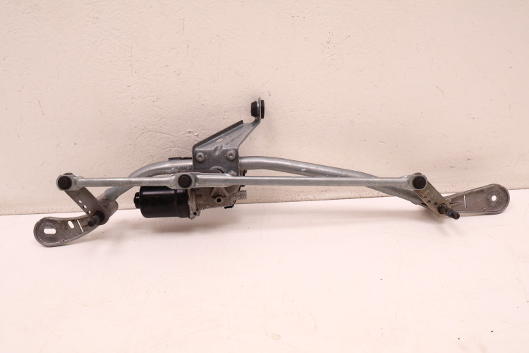 BMW 3 G20/21 MECHANIZM WYCIERACZEK PRZÓD W000080744