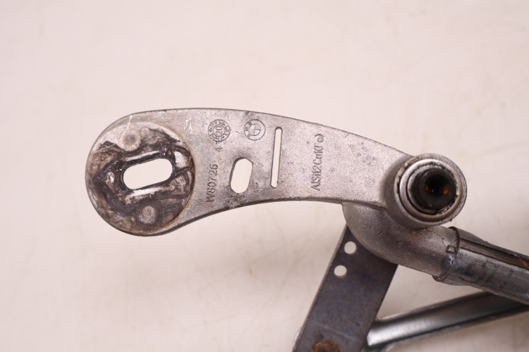 BMW 3 G20/21 MECHANIZM WYCIERACZEK PRZÓD W000080744