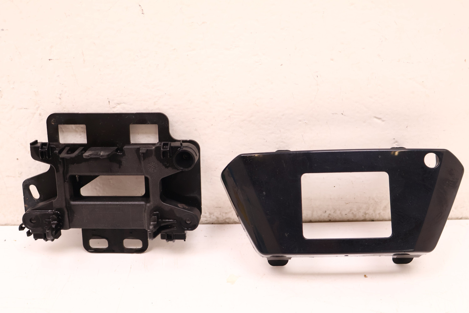 BMW 3 G20/21 RAMKA OBUDOWA MOCOWANIE RADARU ACC 51117478822, 150670, 6883737