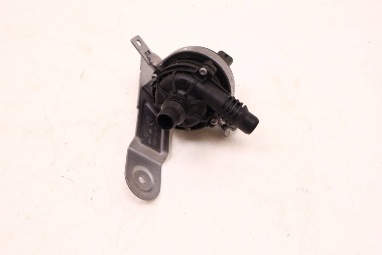 BMW 3 G20/21 330E DODATKOWA POMPA WODY 865128701, 793517905, 7935177