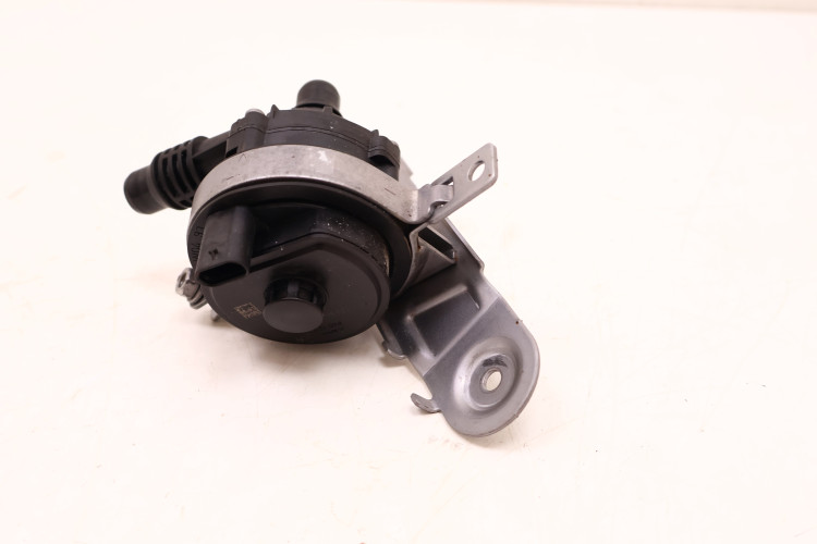 BMW 3 G20/21 330E DODATKOWA POMPA WODY 865128701, 793517905, 7935177