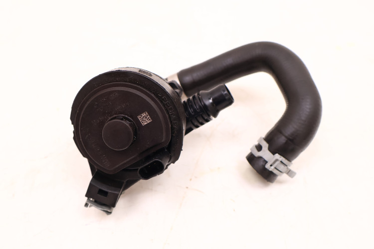BMW 3 G20/21 330E DODATKOWA POMPA WODY 8671654, 9398957