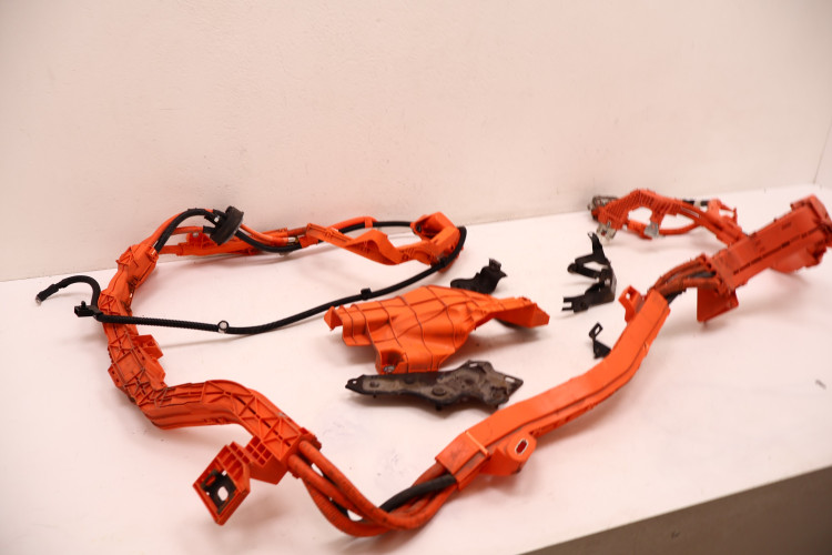 TOYOTA RAV4 IV LIFT WIĄZKA INSTALACJA BATERII 8216542080