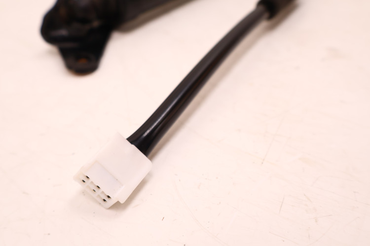 TOYOTA RAV4 IV SIŁOWNIK KLAPY BAGAŻNIKA PRAWY ELEKTRYCZNY 68910-42040