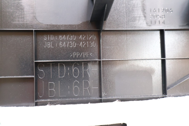 TOYOTA RAV4 IV BOCZEK BAGAŻNIKA PRAWY 64730-42120, 64730-42130
