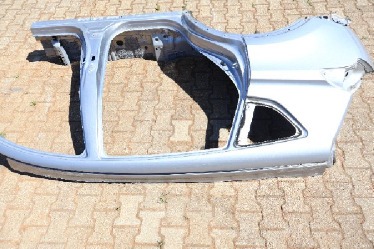 TOYOTA RAV4 IV ĆWIARTKA BŁOTNIK PRAWA TYŁ 1D6