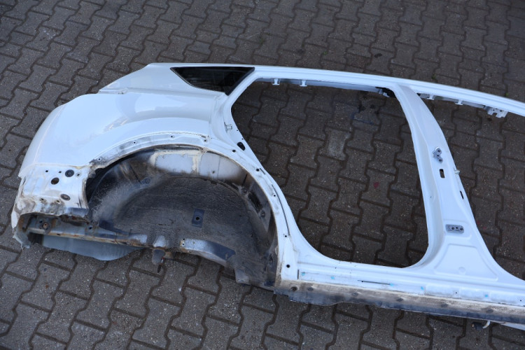 TOYOTA RAV4 IV ĆWIARTKA BŁOTNIK PRAWA TYŁ 070
